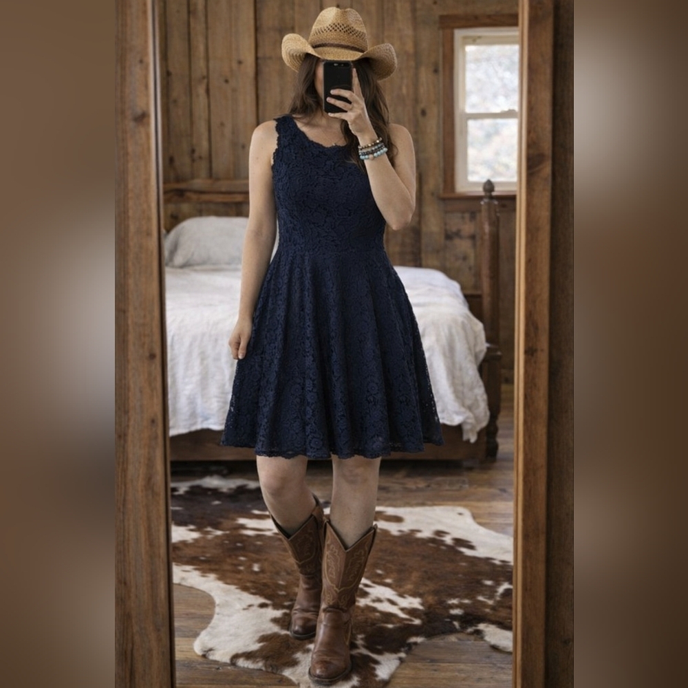 As You Wish Navy Lace Dress Sleeveless Fit & Flare Classic Chic Sz M GUC